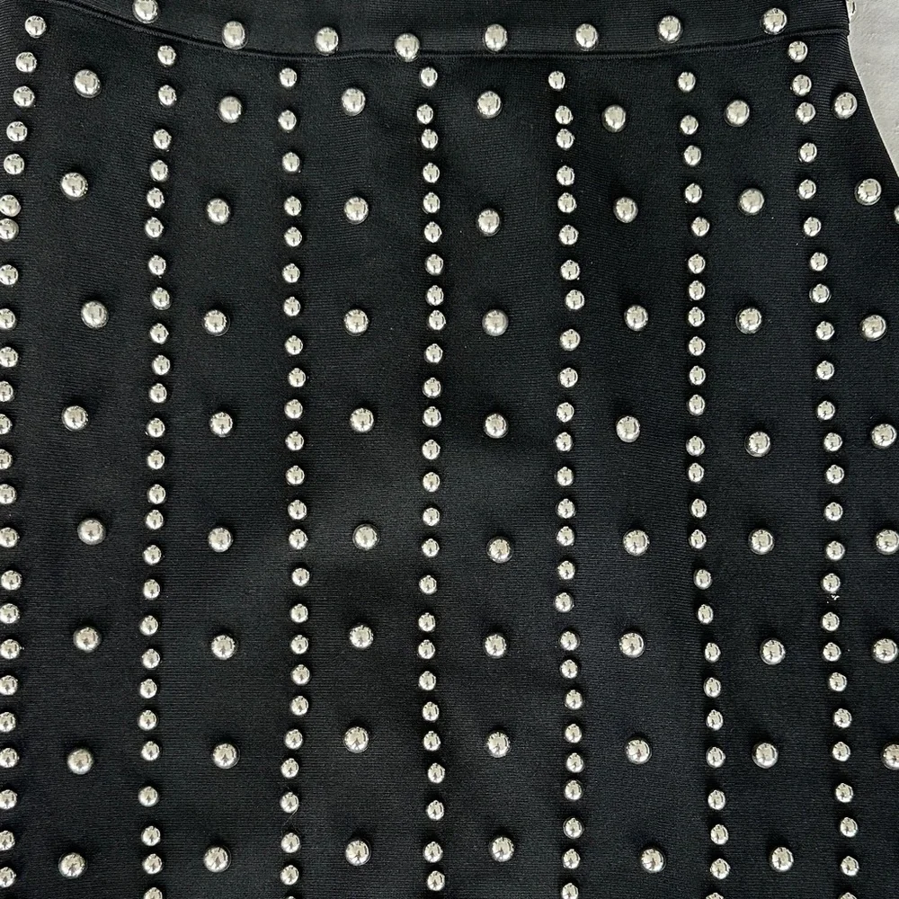 Chic Strapless Black Dress with Metal Stud Detailing - Picture 4 of 7